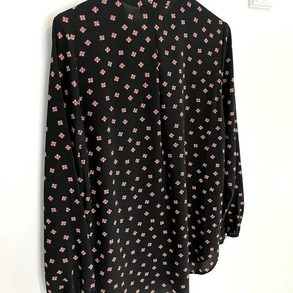 Patterned Blouse - Picture 3 of 3